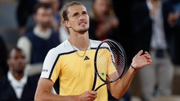 French Open: Alexander Zverev beats Alex de Minaur to set up semi-final vs Casper Ruud