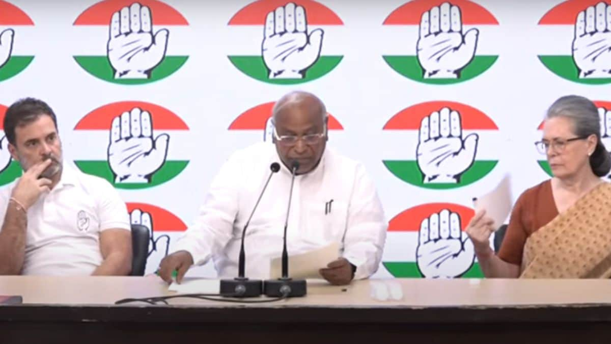 Congress MP Rahul Gandhi, Party President Mallikarjun Kharge and Sonia Gandhi addresses media. Source: INC